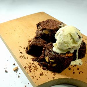 Brownies Coklat Kukus dari Toko Roti Surabaya, Bakery Tenggilis