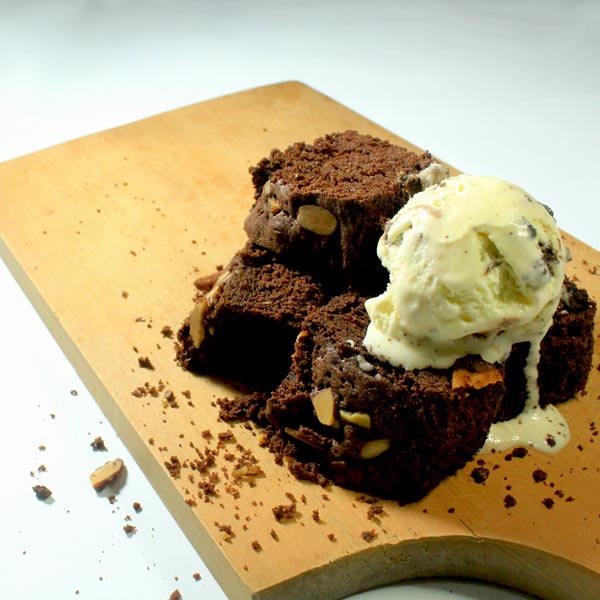 Brownies Coklat Kukus dari Toko Roti Surabaya, Bakery Tenggilis