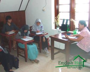 Ingin Mahir Berbicara Bahasa Inggris, Kursus Bahasa Inggris hanya di English Hut.