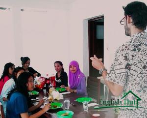 Kursus Percakapan Bahasa Jerman untuk Bekerja dan Sekolah Anda hanya di English Hut.