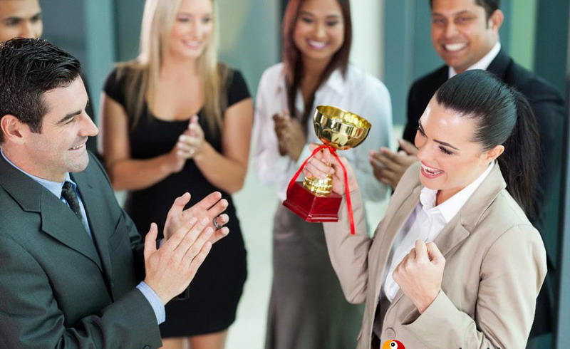 8. Berikan Apresiasi dan Reward pada Tim