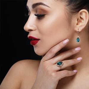 Tampilan Mewah Gelang, Anting, Kalung, dan Liontin untuk Menunjang Fashion Anda