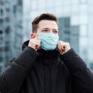 7. Menggunakan masker