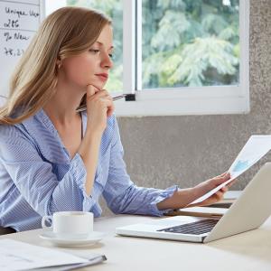 • Kelebihan dan kekurangan marketplace