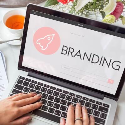 Sosial Media Branding, Membangun Identitas Brand Anda di Dunia Digital
